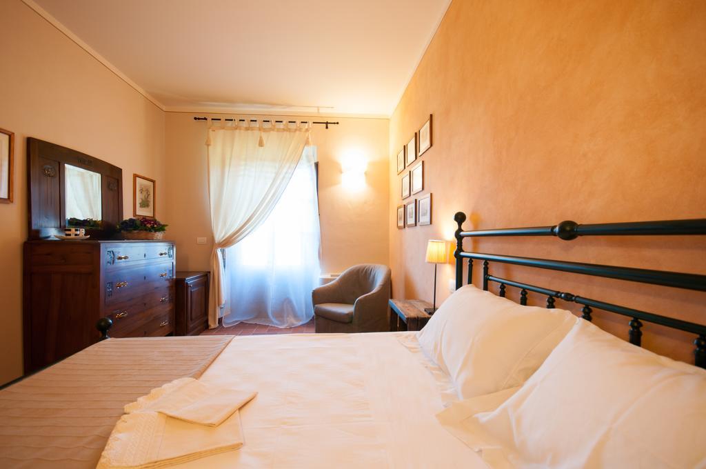 Agriturismo Borgo Tra Gli Olivi Castiglion Fiorentino Habitación foto